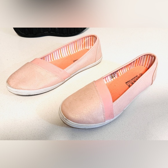 2 PAIR Women’s Size 10 Comfort Slip Ons Loafers BZees and Serra Black and Pink - Picture 11 of 13